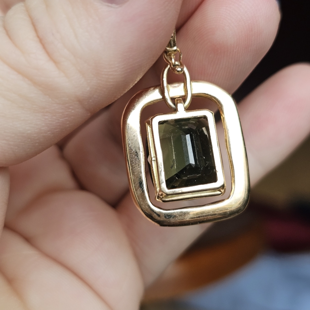 14k green sapphire pendant. Stamped 14k and tested. Green sapphire tested on gem - Picture 5 of 9